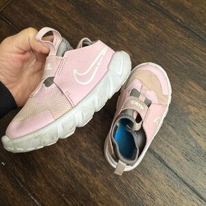 Girls toddler Nike Pink Shoes